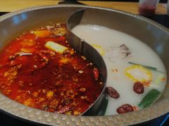 骨汤鸳鸯锅-潘小辣鲜肉老火锅