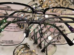 -华彬眼镜专业渐进配镜(潘家园店)