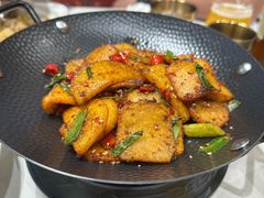 -沙枣树辣子鸡•新疆家常菜(喀什西路店)