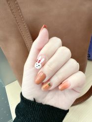 -爱美睫美甲会馆