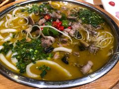 -老滇山寨•云南特色菜•地方菜•民族风情歌舞表演(金碧店)