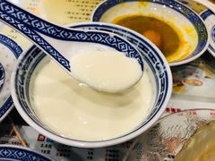 招牌姜撞奶任意配-广信牛奶甜品世家(台东店)