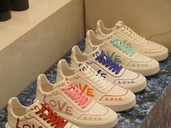 -王府井奥莱临潼小镇(临潼店)