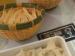 -喃喃椰·糟粕醋·椰子鸡火锅(七堡花园店)