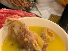 -鲜入围煮花胶鸡海鲜火锅