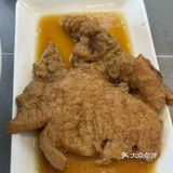 酱汁完全渗进了肉里，咸香中带点微甜