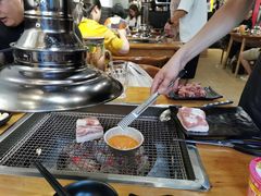 -肉甲韩国木炭烤肉(新壹街1店)