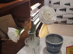 -彳亍咖啡·这里(水湾路店)