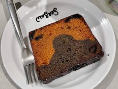 桂圆黑芝麻磅蛋糕-Seesaw Coffee(上生新所店)