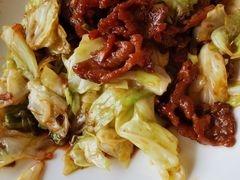 包菜爆牛柳-洁神饭庄·海鲜·青岛菜·30年老字号(五四广场店)