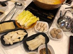 竹荪-鲜入围煮花胶鸡海鲜火锅
