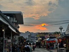 -席娜卡琳火车铁道夜市