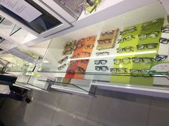 -提一眼镜·蔡司·依视路(小寨店)