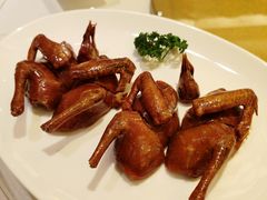 脆皮乳鸽-利苑酒家(合景国际金融广场店)