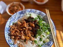 -邱芳粉店(迎宾大道旗舰店)