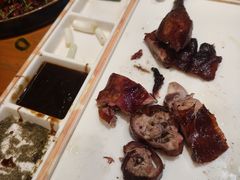 -老滇山寨•云南特色菜•地方菜•民族风情歌舞表演(金碧店)