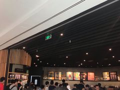 等位区-星巴克(来福士2F店)