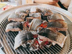 -围炉肉舍•炭烤活鳗•丹东海鲜烤肉(步行街店)