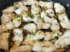 香茅草焗比目鱼-贝勒爷·酥不腻烤鸭