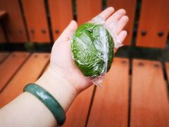 豆沙青团-上海虹口糕团(福州路店)