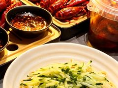 -肥肥虾庄·金牌油焖大虾(汉街SKP店)