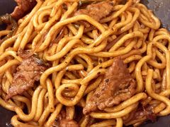 黑椒牛肉炒乌冬面-锅儿挑面馆