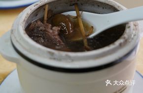 Olive and Imperata Root Stewed Pork