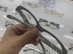 -翰佐蔡司小乐圆·依视路星趣控·暴龙眼镜折扣店