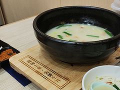 -花馬肆.云南过桥米线(汉神购物广场现场熬汤店)