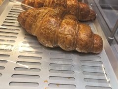 肉松核桃飓风包-好利来(上海虹桥新天地Lab主题店)