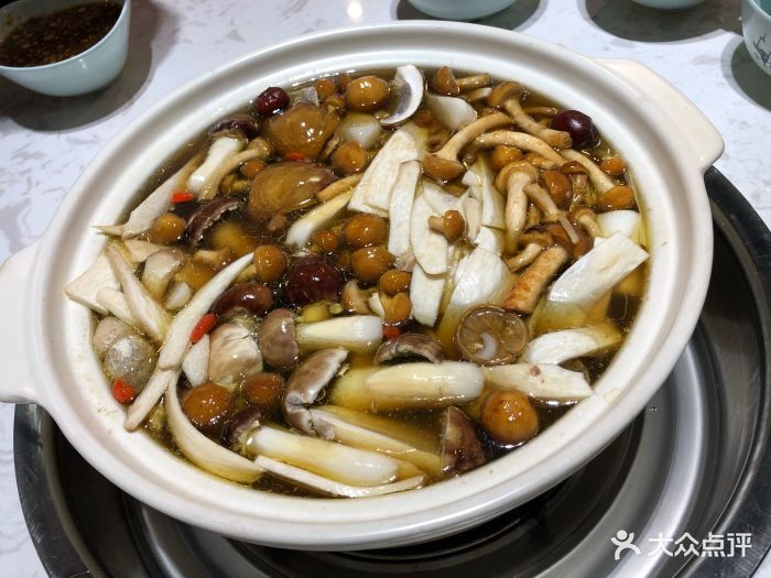 菌竹鲜菌汤锅图片 - 第2张