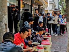 等位区-啊墨江牛烂烀米线