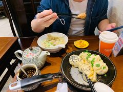 鲜肉加蟹黄生煎包-大壶春生煎(四川中路店)
