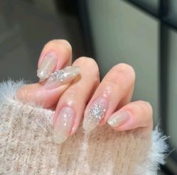 -瞧·享轻奢美甲美睫