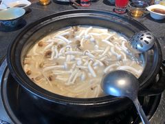 -大匠工房古船木艺术餐厅·猪肚鸡专门店(长白仙岛店)
