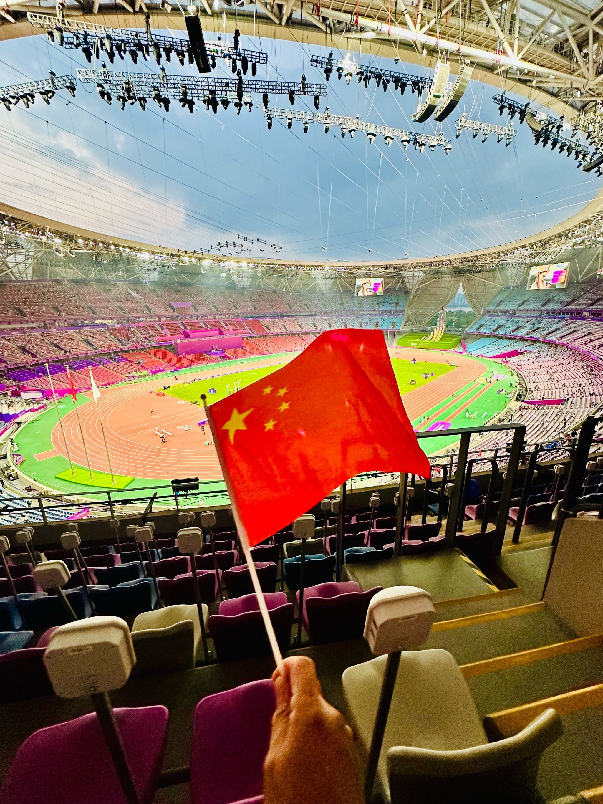 国庆节在大莲花见证五星红旗迎风飘扬