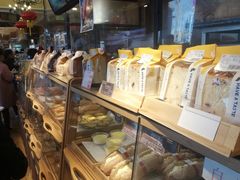 面包甜点陈列柜-百年义利(北兴路店)
