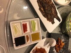 精品烤鸭-皇城根·鲁菜济南菜·吊炉烤鸭·炒鸡鱼头(济南旗舰店)