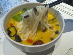 -云海肴·汽锅鸡·云南代表菜(天山百盛优客店)