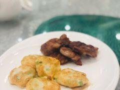 墨鱼饼拼煎焗排骨-六婶西关小厨(光塔路店)