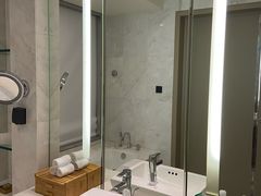 -上海漕河泾万丽酒店