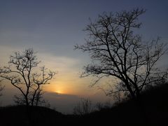 -鬼笑石后山停车场
