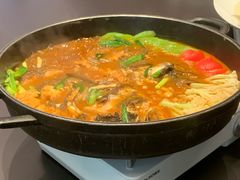砂锅四喜鱼头-西湖春天•老字号杭州菜(百汇店)