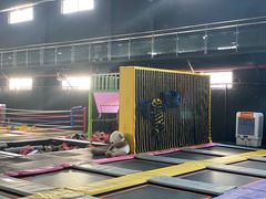 -嘿哟动霸CHUA·新潮玩运动娱乐中心·蹦床滑冰团建乐园