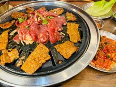 -明洞阿姨·韩式酱蟹烤肉·创意料理(方庄店)