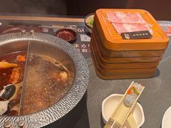 -牛YO寿喜烧·铁板烧和牛火锅自助(市府恒隆店)