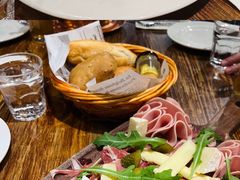 -1886德国汽车餐厅(外滩十六铺码头店)