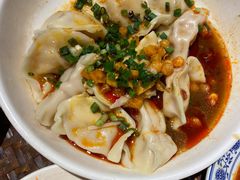 -爆炸头阿姨小四川正宗川味小吃(无任何分店)