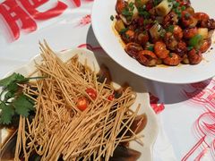 -肥肥虾庄·金牌油焖大虾(汉口城市广场店)