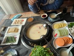 -大匠工房古船木艺术餐厅·猪肚鸡专门店(长白仙岛店)